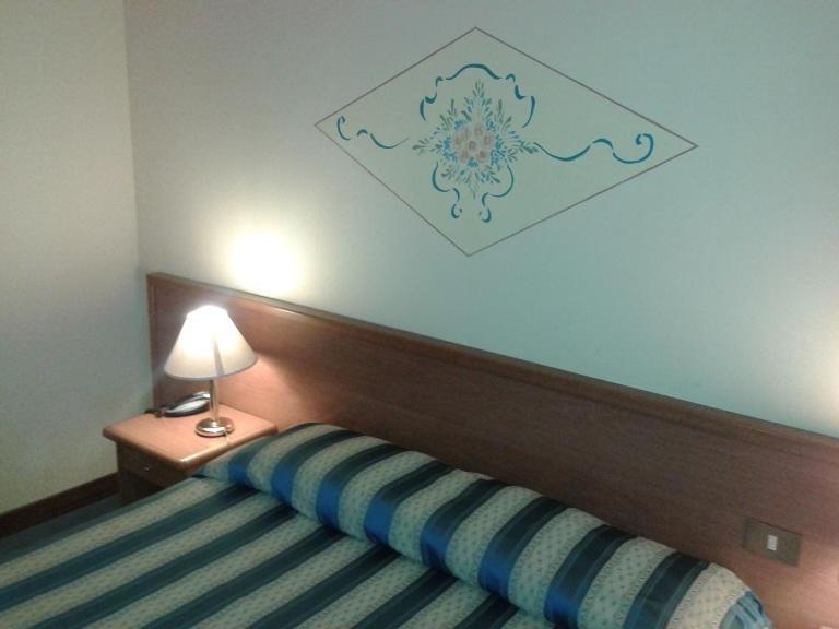 Hotel Casa Rossa Монтекатини Терме Стая снимка