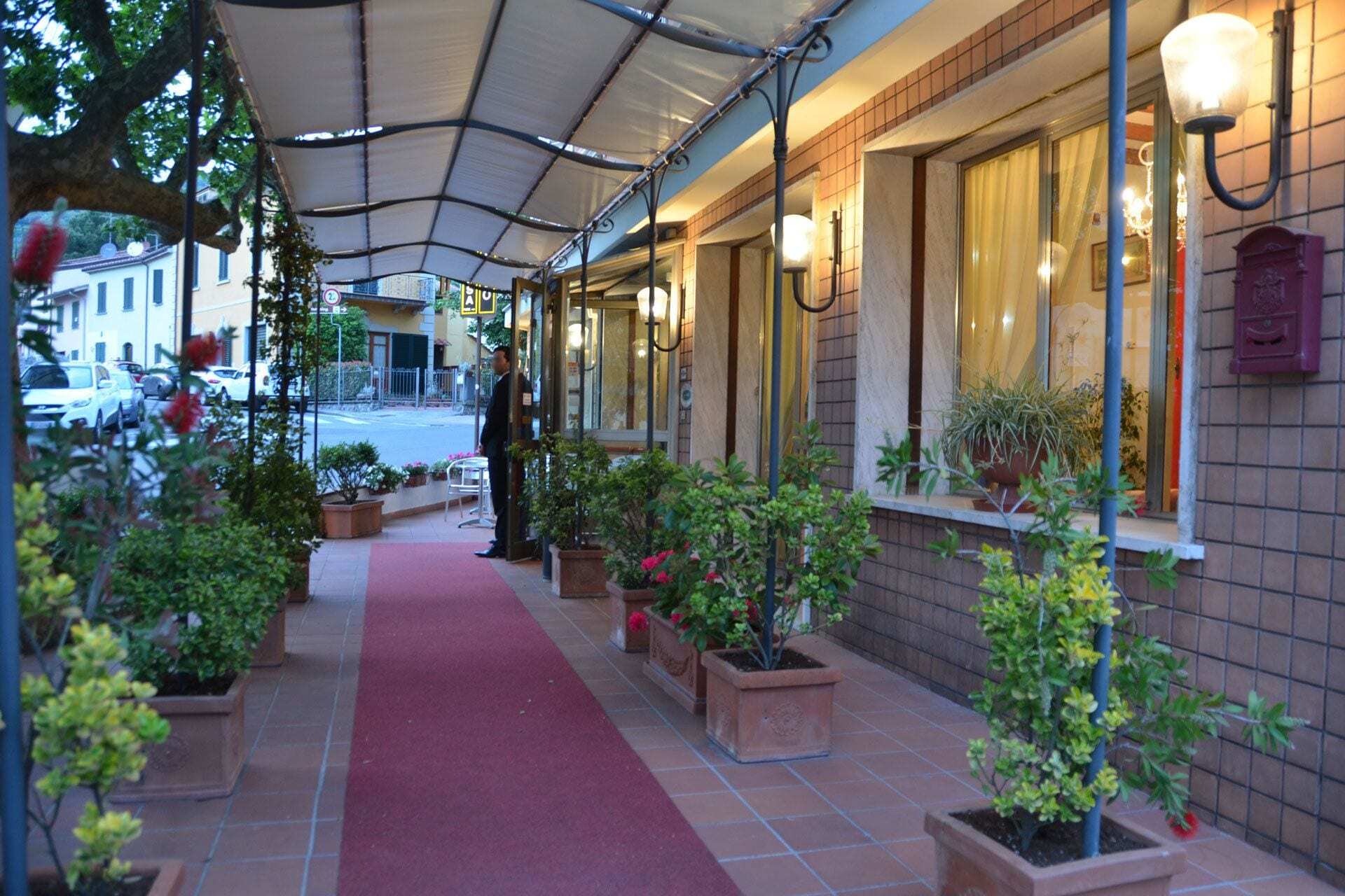Hotel Casa Rossa Монтекатини Терме Екстериор снимка