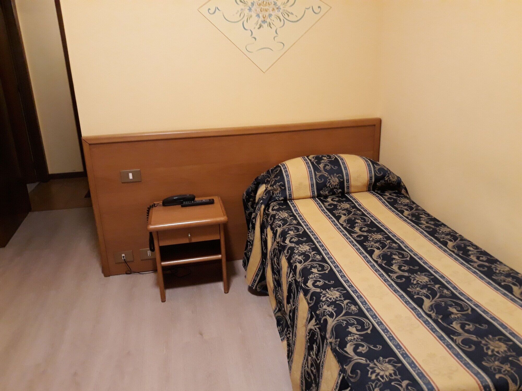 Hotel Casa Rossa Монтекатини Терме Екстериор снимка