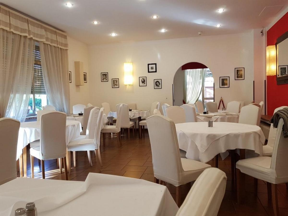Hotel Casa Rossa Монтекатини Терме Екстериор снимка
