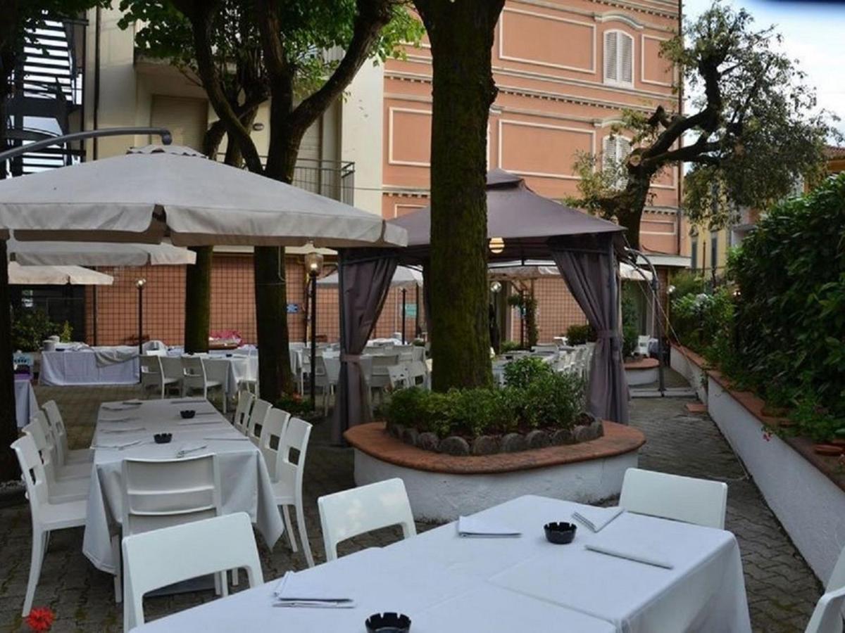 Hotel Casa Rossa Монтекатини Терме Екстериор снимка