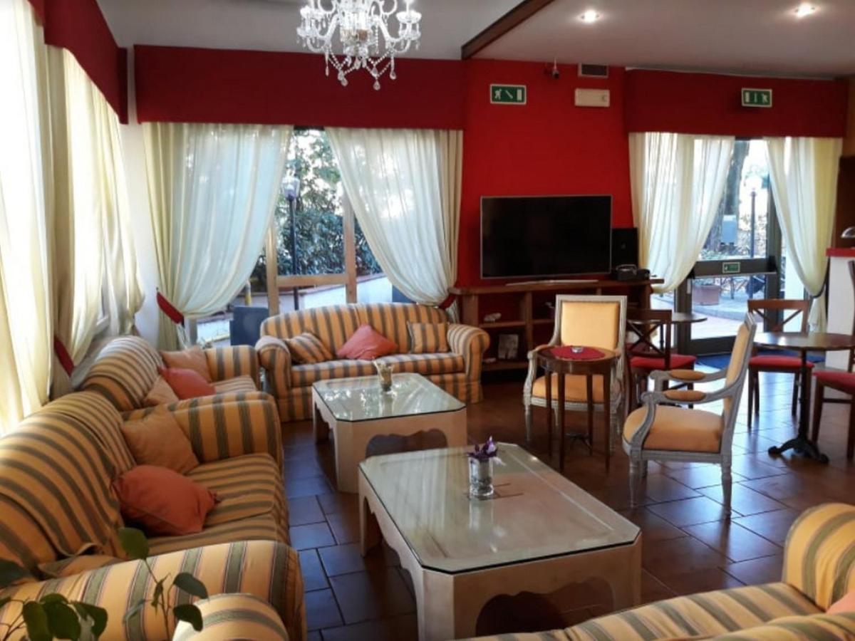 Hotel Casa Rossa Монтекатини Терме Екстериор снимка