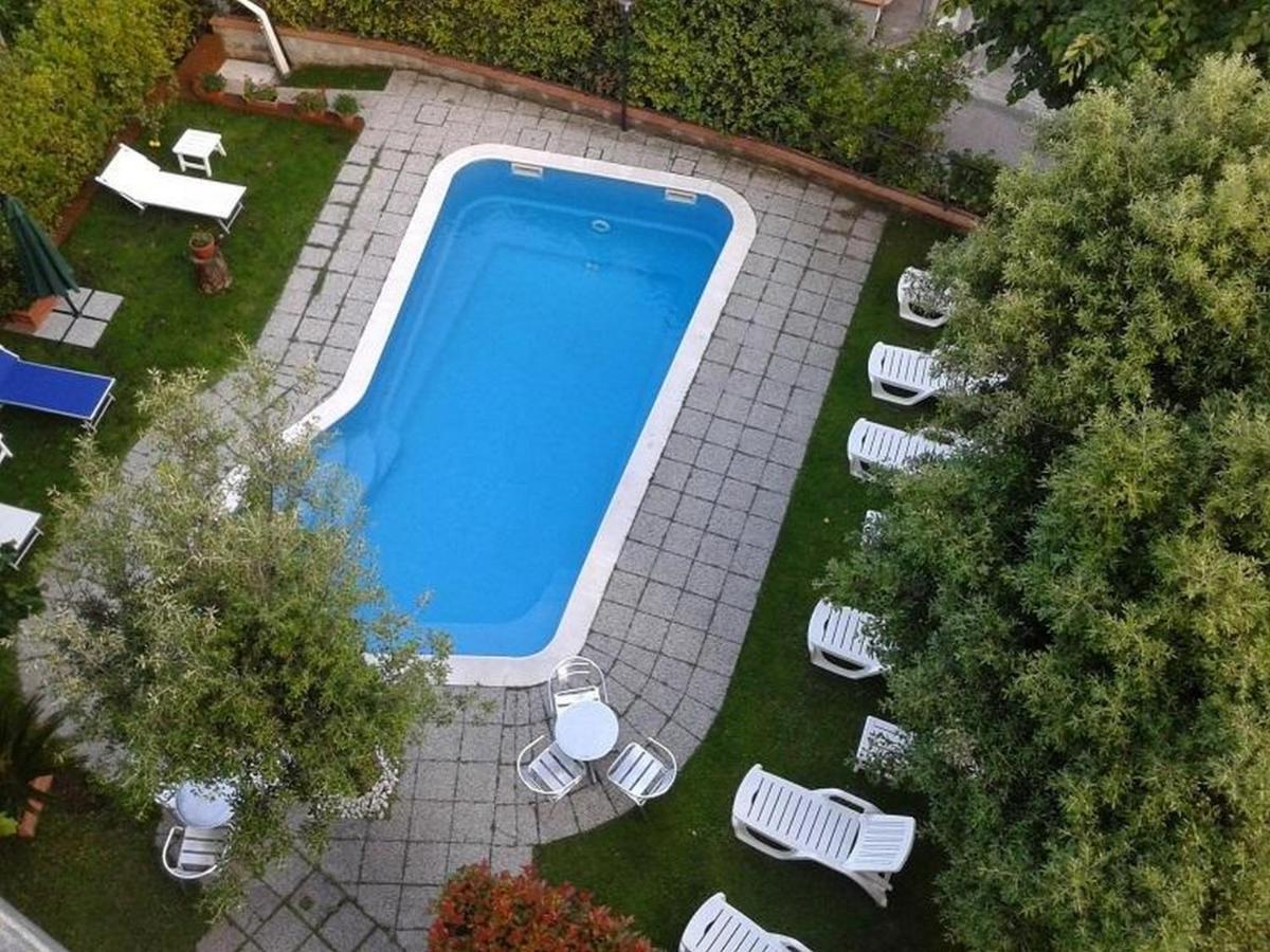 Hotel Casa Rossa Монтекатини Терме Екстериор снимка